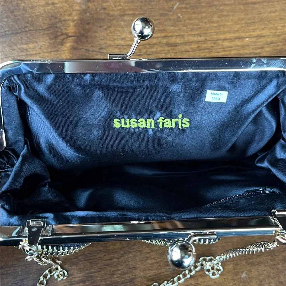 Susan Faris Clutch Purse Gold Tone Zippers with Gold Tone Shoulder Chain